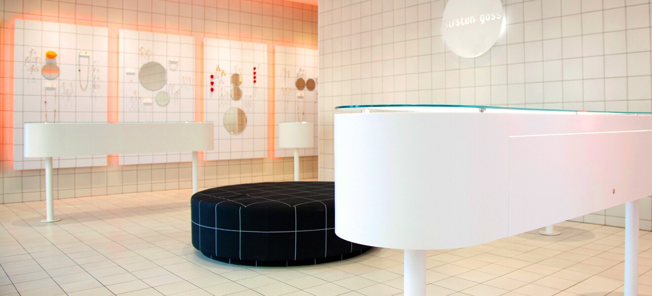 Kirsten Goss’s new flagship store is designed not just to be unexpected, but also to display the jewellery optimally. “It was a very carefully thought-out combination of the playful, luxurious and slightly unexpected,” she says. Kirsten Goss’s new flagship store is designed not just to be unexpected, but also to display the jewellery optimally. “It was a very carefully thought-out combination of the playful, luxurious and slightly unexpected,” she says.